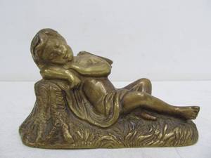 lot 113 image: Small Antique Bronze CupidAngel Sculpture