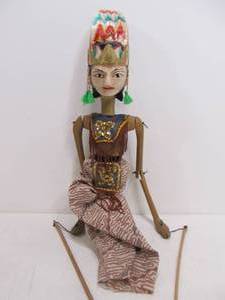 lot 115 image: Vintage Carved Painted Marionette 