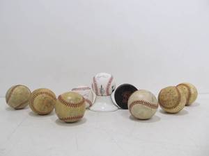 lot 120 image: Estate Lot of Vintage etc Baseballs & Hockey Puck - Most Autographed