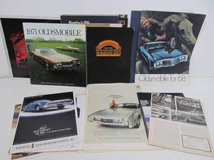 lot 185 image: Lot of Large Vintage 1960s-70s Car Dealership Brochures
