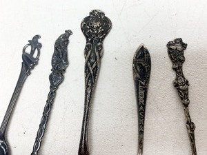 lot 213 image: 5 Vintage Sterling Silver Spoons