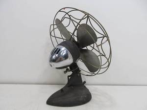 lot 231 image: Very Cool Vintage Deco ESKIMO Industrial Desk Fan