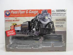 lot 241 image: Large Complete LIONEL Penn-Flyer G Gauge Train Set