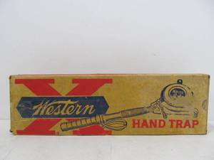 lot 249 image: Vintage WESTERN Ammo Clay Pigeon Thrower Hand Trap wOriginal Box