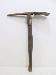 lot 263 image: Orig Vintage WW2 Folding Pickaxe