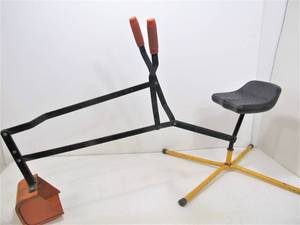 lot 272 image: Vintage 1960s Metal Playground Shovel