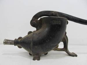 lot 291 image: Antique Cast Iron No. 20 Sausage Stuffer