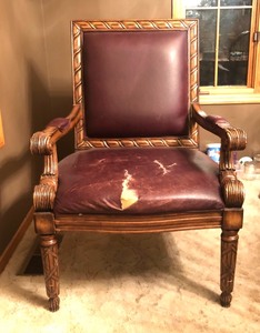 lot 319 image: Large Oversized Parlor Chair