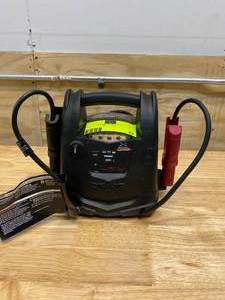 lot 44 image: SCHUMACHER Battery Extender 12-Volt, 750 Amp Battery Jump Starter