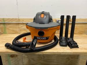 lot 48 image: RIDGID 6 Gal. 3.5-Peak HP NXT WetDry Shop Vacuum with Filter, Hose and Accessories