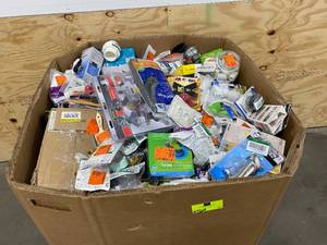 lot 109 image: Pallet of Returned Items from Home Depot