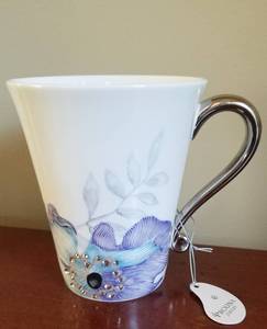 lot 64 image: NIB Prouna Jewelry Corsage Cup with Swarovski Crystals