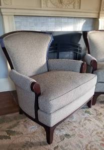 lot 2 image: Chic Stanford Furniture Armchairs, set A