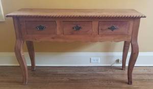 lot 9 image: Rustic Pine Console Table