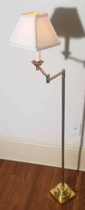 lot 41 image: Classic Adjustable Reading Lamp