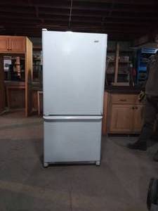 Amana ARB1917CW Refrigerator