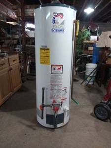 40 Gallon Richmond LP Gas Water Heater 34,000 BTUH