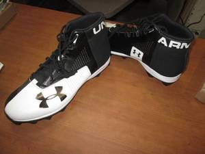 lot 119 image: New Under Armor Cleats (Size 16)...