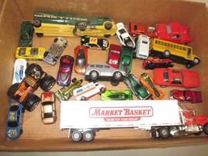 lot 133 image: Box Of Matchbox Cars & Trucks...