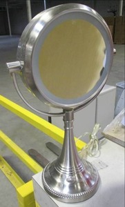 lot 157 image: Magnifying Tilt Mirror With Light (...