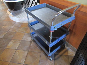 lot 95 image: Cart 22X32X41