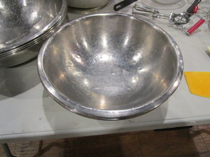 lot 144 image: Large Lot of Baking Items