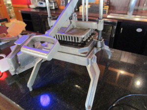 lot 171 image: Slicers & Can Opener