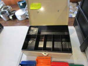 lot 178 image: Office Supplies