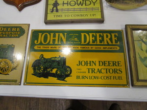 lot 192 image: Wall Decor