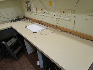 lot 1 image: Contents of Office
