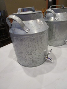 lot 200 image: Water Cans & Ice Tub