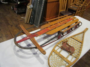 lot 220 image: Vintage Sled & Snow Shoe