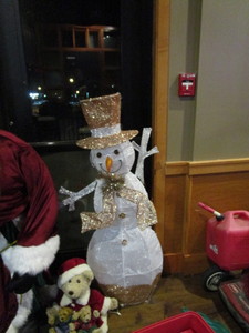 lot 224 image: Christmas Decorations