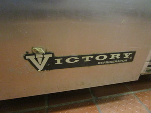 lot 27 image: Victory Refrigerated Prep TableCabinet 88X35X46