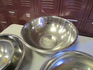 lot 257 image: Mixing Bowls