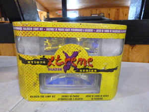 lot 47 image: Blazer Xtreme Halogen Lamp Kit