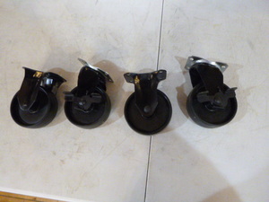 lot 91 image: Set of 4 New Casters