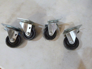 lot 99 image: Set of 4 Casters