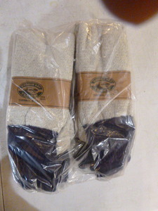 lot 147 image: 6 Pair of Hudson Bay Traders Thermal Socks