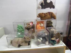 Assorted Beanie Babies...