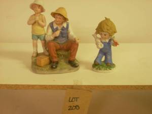 Ardelco Figurines 1 bigger 1 small...