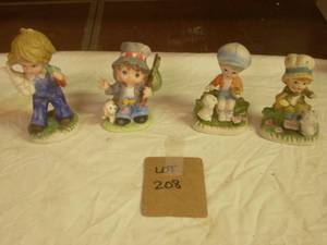 Ardelco figurines x4...