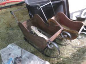 lot 16 image: (2) Decorative Sleighs in Tote and ...