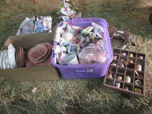 lot 22 image: Tote of Vintage Glassware...