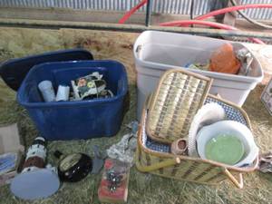 lot 54 image: random dcor and glasses ...
