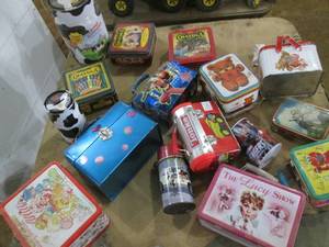 lot 112 image: Lot of Metal Lunchboxes See Photos...