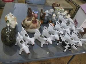 lot 115 image: Large Lot of Cow Gravy Boats, Salt ...