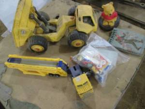 lot 118 image: Tote With Tonka Trucks...