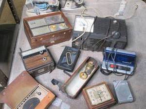 lot 176 image: Vintage Radios In Tote...