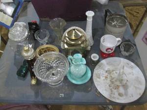 lot 200 image: Vintage Glassware, Includes McDonal...
